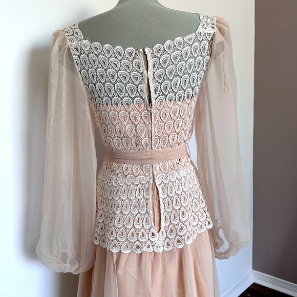 Vintage Dress - Picture 9 of 16